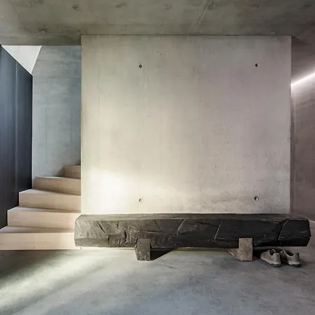 Va House *